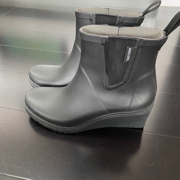 Tretorn Black Rain Boots - Wedge Heel - Picture 1 of 6
